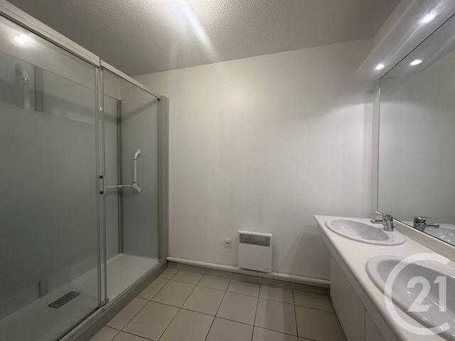 Appartement F3 à louer - 3 pièces - 65.68 m2 - LUNEL - 34 - LANGUEDOC-ROUSSILLON - Century 21 Pays De Lunel
