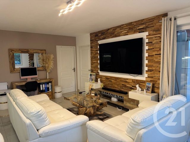 Appartement T3 à vendre - 3 pièces - 68.98 m2 - LUNEL - 34 - LANGUEDOC-ROUSSILLON - Century 21 Pays De Lunel