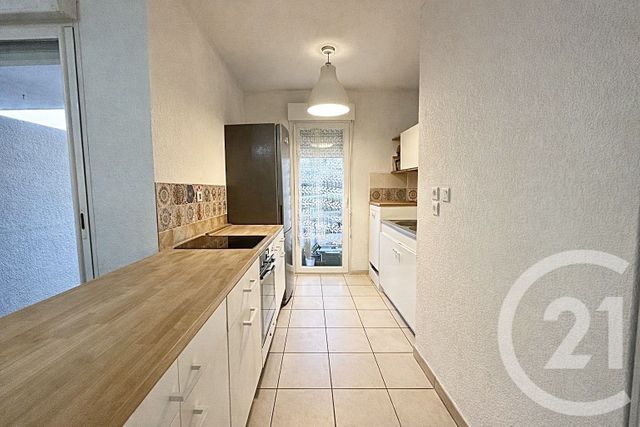Appartement F2 à louer - 2 pièces - 40.0 m2 - LUNEL - 34 - LANGUEDOC-ROUSSILLON - Century 21 Pays De Lunel