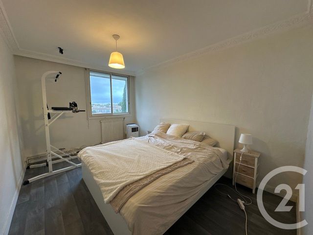 Appartement F4 à louer - 4 pièces - 78.4 m2 - LUNEL - 34 - LANGUEDOC-ROUSSILLON - Century 21 Pays De Lunel