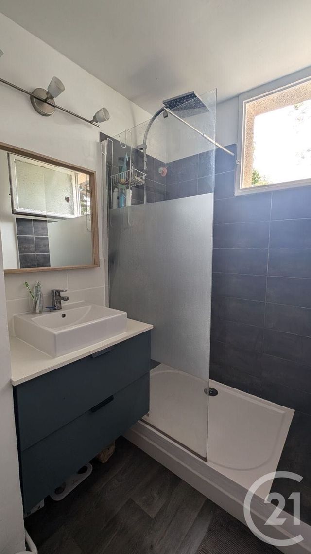 Appartement F4 à louer - 4 pièces - 78.4 m2 - LUNEL - 34 - LANGUEDOC-ROUSSILLON - Century 21 Pays De Lunel