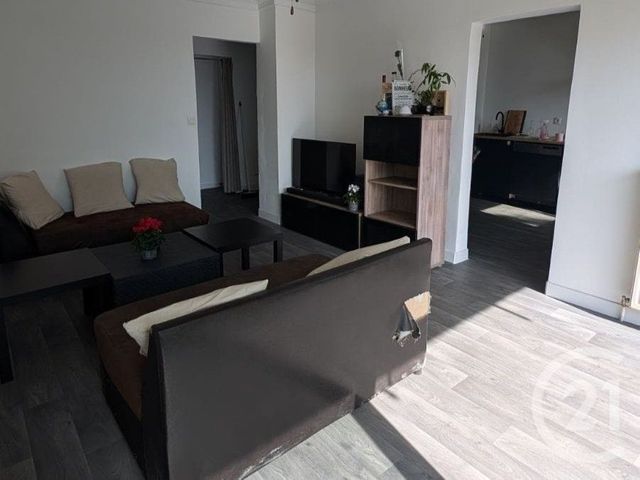 Appartement F4 à louer - 4 pièces - 78.4 m2 - LUNEL - 34 - LANGUEDOC-ROUSSILLON - Century 21 Pays De Lunel