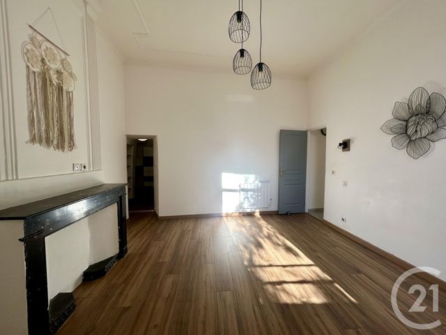 Appartement F3 à louer - 3 pièces - 77.67 m2 - LUNEL - 34 - LANGUEDOC-ROUSSILLON - Century 21 Pays De Lunel