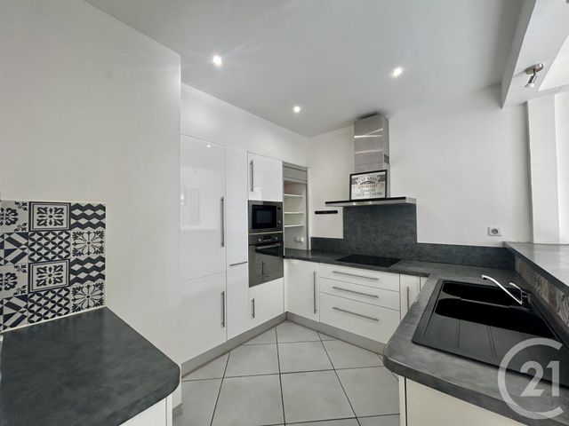 Appartement F3 à louer - 3 pièces - 77.67 m2 - LUNEL - 34 - LANGUEDOC-ROUSSILLON - Century 21 Pays De Lunel