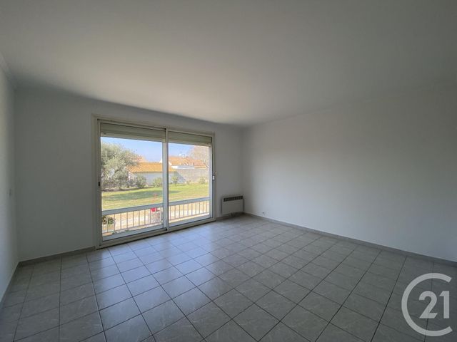 maison à louer - 5 pièces - 137.34 m2 - VAUVERT - 30 - LANGUEDOC-ROUSSILLON - Century 21 Pays De Lunel