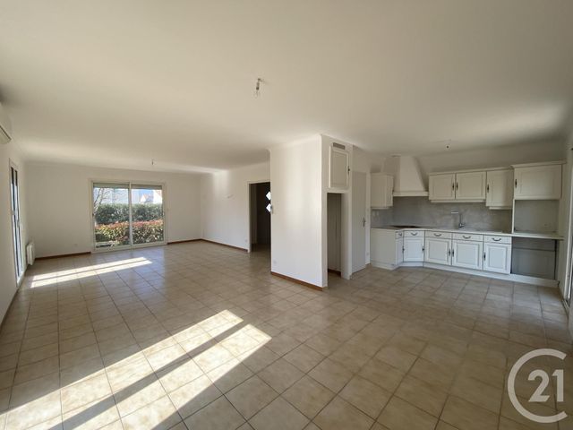 maison à louer - 5 pièces - 137.34 m2 - VAUVERT - 30 - LANGUEDOC-ROUSSILLON - Century 21 Pays De Lunel