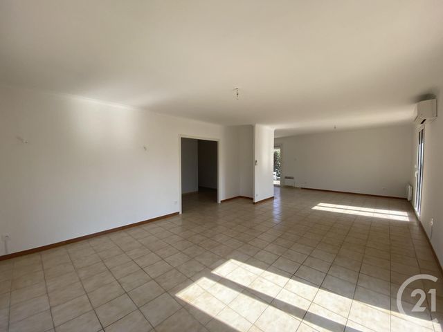 maison à louer - 5 pièces - 137.34 m2 - VAUVERT - 30 - LANGUEDOC-ROUSSILLON - Century 21 Pays De Lunel