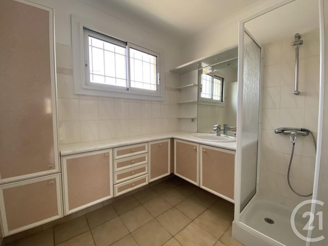 maison à louer - 5 pièces - 137.34 m2 - VAUVERT - 30 - LANGUEDOC-ROUSSILLON - Century 21 Pays De Lunel