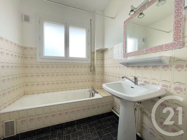 Appartement T3 à vendre - 3 pièces - 57.96 m2 - LUNEL - 34 - LANGUEDOC-ROUSSILLON - Century 21 Pays De Lunel