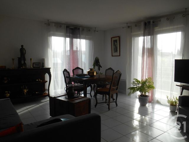 Appartement F3 à louer - 3 pièces - 63.25 m2 - LUNEL - 34 - LANGUEDOC-ROUSSILLON - Century 21 Pays De Lunel