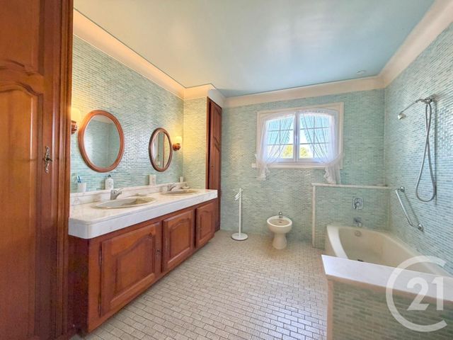 maison à vendre - 6 pièces - 138.25 m2 - LUNEL - 34 - LANGUEDOC-ROUSSILLON - Century 21 Pays De Lunel