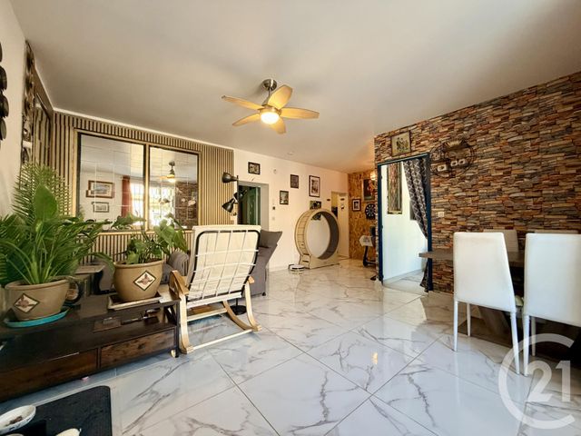 Appartement T2 à vendre - 3 pièces - 57.76 m2 - LUNEL - 34 - LANGUEDOC-ROUSSILLON - Century 21 Pays De Lunel