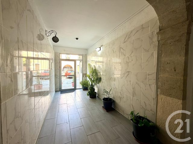 Appartement T2 à vendre - 3 pièces - 57.76 m2 - LUNEL - 34 - LANGUEDOC-ROUSSILLON - Century 21 Pays De Lunel