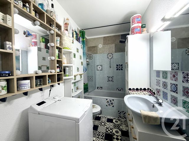 Appartement T2 à vendre - 3 pièces - 57.76 m2 - LUNEL - 34 - LANGUEDOC-ROUSSILLON - Century 21 Pays De Lunel