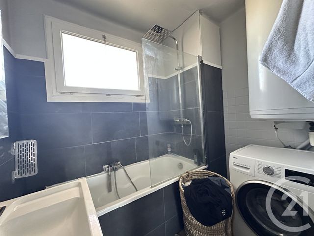 Appartement F3 à louer - 3 pièces - 70.63 m2 - LUNEL - 34 - LANGUEDOC-ROUSSILLON - Century 21 Pays De Lunel