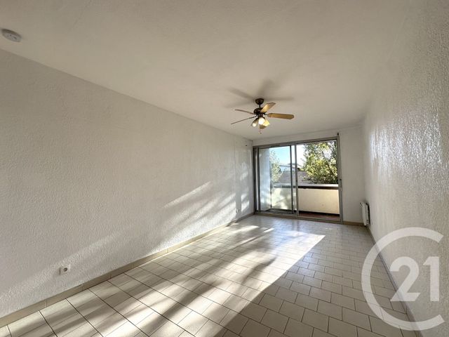 Appartement Studio à louer - 1 pièce - 30.81 m2 - LUNEL - 34 - LANGUEDOC-ROUSSILLON - Century 21 Pays De Lunel