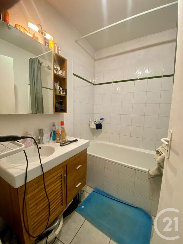 Appartement F2 à vendre - 2 pièces - 49.77 m2 - LUNEL - 34 - LANGUEDOC-ROUSSILLON - Century 21 Pays De Lunel