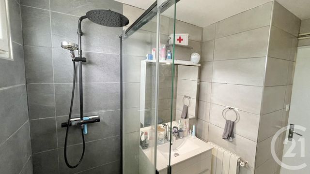 Appartement T5 à vendre - 5 pièces - 82.56 m2 - LUNEL - 34 - LANGUEDOC-ROUSSILLON - Century 21 Pays De Lunel