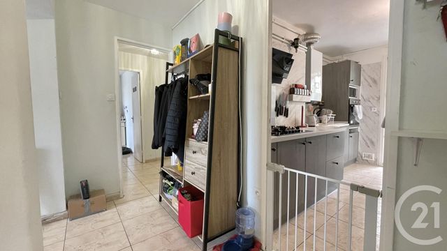 Appartement T5 à vendre - 5 pièces - 82.56 m2 - LUNEL - 34 - LANGUEDOC-ROUSSILLON - Century 21 Pays De Lunel