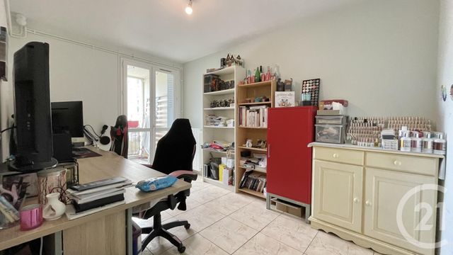 Appartement T5 à vendre - 5 pièces - 82.56 m2 - LUNEL - 34 - LANGUEDOC-ROUSSILLON - Century 21 Pays De Lunel
