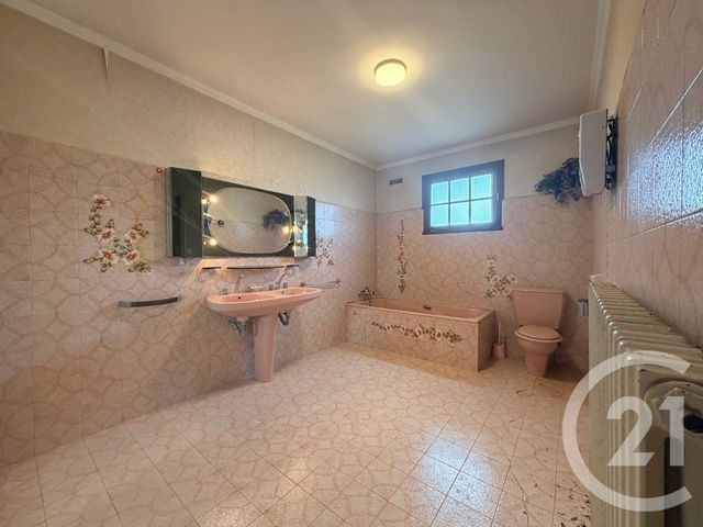 maison à vendre - 7 pièces - 199.52 m2 - LUNEL - 34 - LANGUEDOC-ROUSSILLON - Century 21 Pays De Lunel