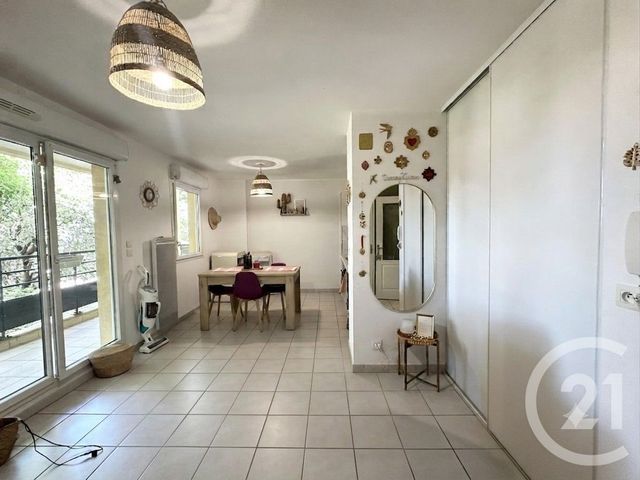 Appartement F2 à louer - 2 pièces - 45.01 m2 - UCHAUD - 30 - LANGUEDOC-ROUSSILLON - Century 21 Pays De Lunel