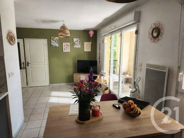 Appartement F2 à louer - 2 pièces - 45.01 m2 - UCHAUD - 30 - LANGUEDOC-ROUSSILLON - Century 21 Pays De Lunel
