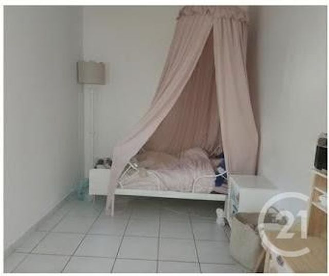 Appartement F2 bis à louer - 2 pièces - 53.63 m2 - VAUVERT - 30 - LANGUEDOC-ROUSSILLON - Century 21 Pays De Lunel