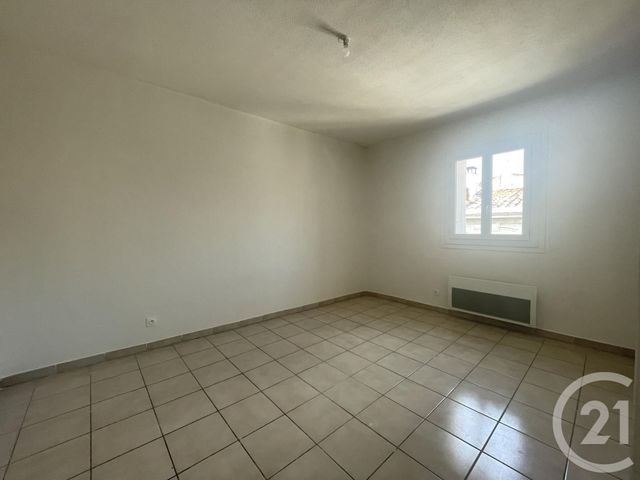 Appartement F3 à louer - 3 pièces - 75.14 m2 - LUNEL - 34 - LANGUEDOC-ROUSSILLON - Century 21 Pays De Lunel