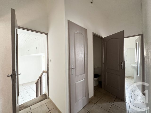 Appartement F3 bis à louer - 3 pièces - 74.54 m2 - VAUVERT - 30 - LANGUEDOC-ROUSSILLON - Century 21 Pays De Lunel