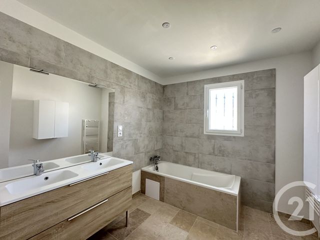 maison à louer - 4 pièces - 91.09 m2 - NAGES ET SOLORGUES - 30 - LANGUEDOC-ROUSSILLON - Century 21 Pays De Lunel
