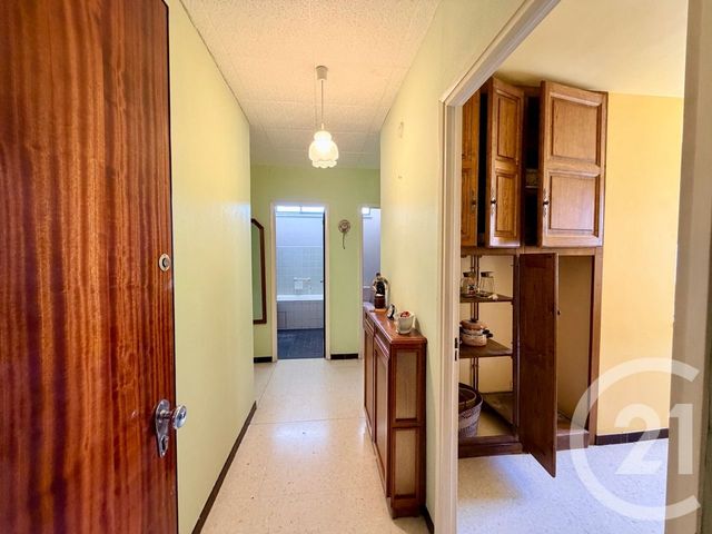 Appartement F2 à vendre - 2 pièces - 53.6 m2 - LUNEL - 34 - LANGUEDOC-ROUSSILLON - Century 21 Pays De Lunel