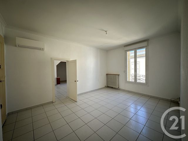 Appartement F3 à louer - 3 pièces - 89.04 m2 - VERGEZE - 30 - LANGUEDOC-ROUSSILLON - Century 21 Pays De Lunel