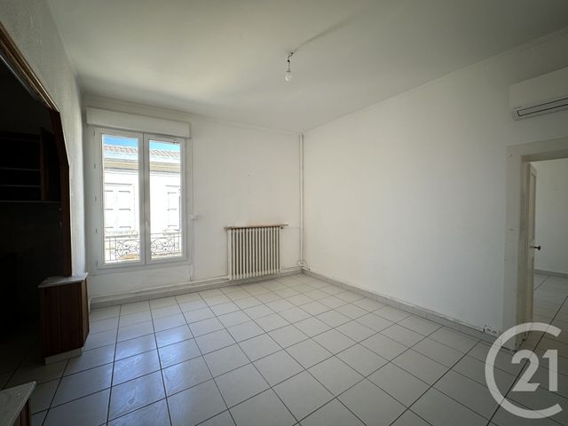 Appartement F3 à louer - 3 pièces - 89.04 m2 - VERGEZE - 30 - LANGUEDOC-ROUSSILLON - Century 21 Pays De Lunel