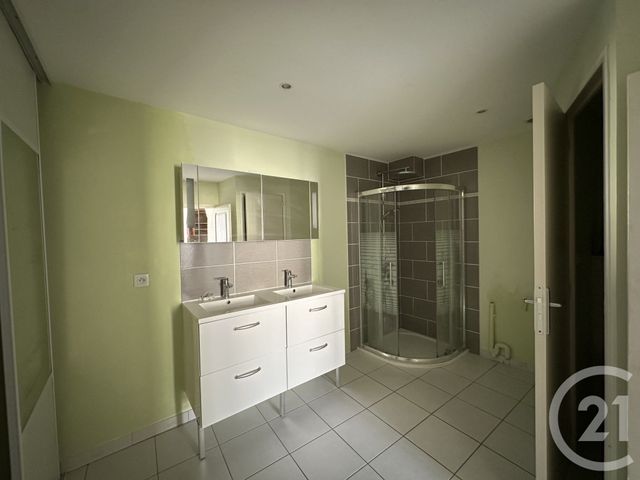 Appartement F3 à louer - 3 pièces - 89.04 m2 - VERGEZE - 30 - LANGUEDOC-ROUSSILLON - Century 21 Pays De Lunel