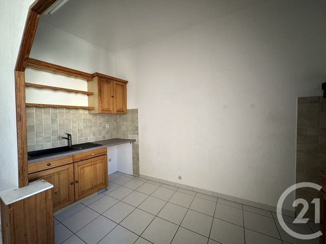 Appartement F3 à louer - 3 pièces - 89.04 m2 - VERGEZE - 30 - LANGUEDOC-ROUSSILLON - Century 21 Pays De Lunel