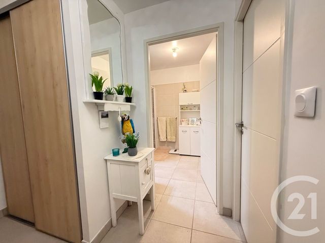 Appartement T3 à vendre - 3 pièces - 68.0 m2 - LUNEL - 34 - LANGUEDOC-ROUSSILLON - Century 21 Pays De Lunel