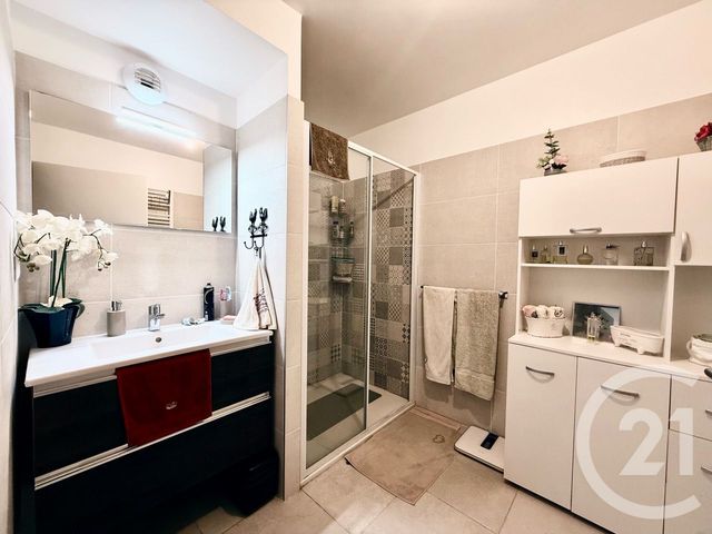 Appartement T3 à vendre - 3 pièces - 68.0 m2 - LUNEL - 34 - LANGUEDOC-ROUSSILLON - Century 21 Pays De Lunel