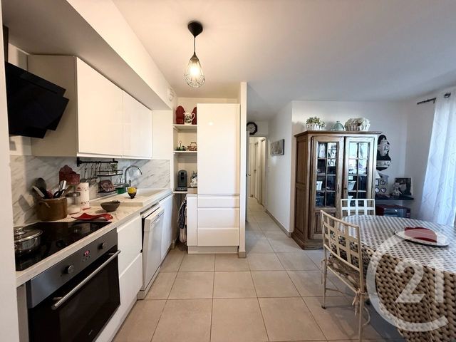Appartement T3 à vendre - 3 pièces - 68.0 m2 - LUNEL - 34 - LANGUEDOC-ROUSSILLON - Century 21 Pays De Lunel