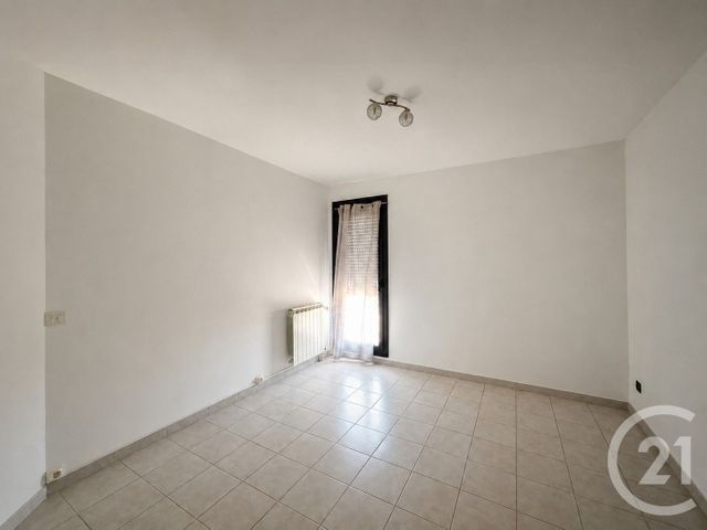 Appartement T3 à louer - 3 pièces - 71.29 m2 - LUNEL - 34 - LANGUEDOC-ROUSSILLON - Century 21 Pays De Lunel