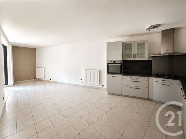 Appartement T3 à louer - 3 pièces - 71.29 m2 - LUNEL - 34 - LANGUEDOC-ROUSSILLON - Century 21 Pays De Lunel