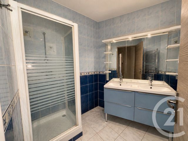 Appartement T3 à louer - 3 pièces - 71.29 m2 - LUNEL - 34 - LANGUEDOC-ROUSSILLON - Century 21 Pays De Lunel