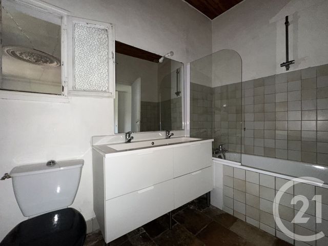 Appartement F3 à louer - 3 pièces - 61.42 m2 - LUNEL - 34 - LANGUEDOC-ROUSSILLON - Century 21 Pays De Lunel