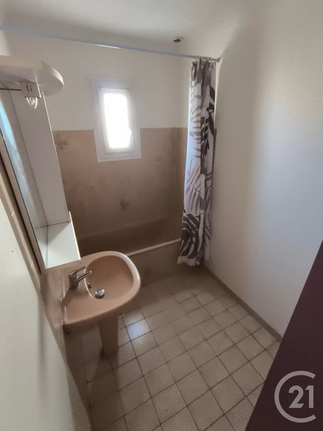maison à louer - 4 pièces - 87.0 m2 - VAUVERT - 30 - LANGUEDOC-ROUSSILLON - Century 21 Pays De Lunel