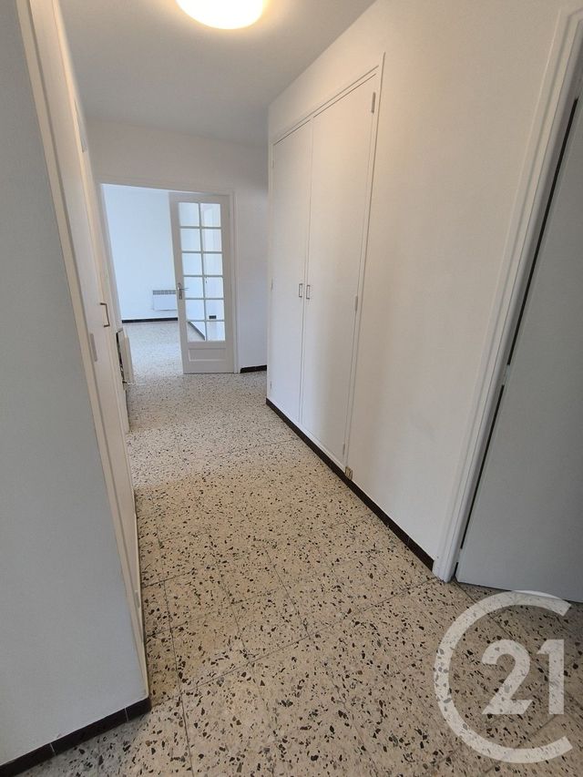 Appartement F4 à louer - 4 pièces - 87.18 m2 - LUNEL - 34 - LANGUEDOC-ROUSSILLON - Century 21 Pays De Lunel