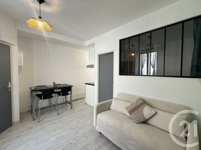 Appartement F1 bis à louer - 2 pièces - 23.9 m2 - MARSILLARGUES - 34 - LANGUEDOC-ROUSSILLON - Century 21 Pays De Lunel