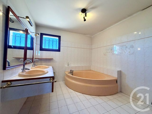 maison à vendre - 5 pièces - 167.0 m2 - LUNEL - 34 - LANGUEDOC-ROUSSILLON - Century 21 Pays De Lunel