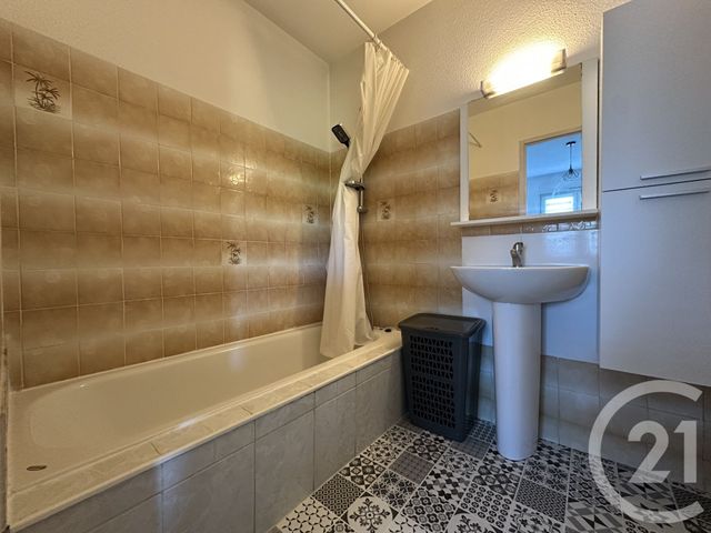 Appartement F2 à louer - 2 pièces - 46.5 m2 - LUNEL - 34 - LANGUEDOC-ROUSSILLON - Century 21 Pays De Lunel