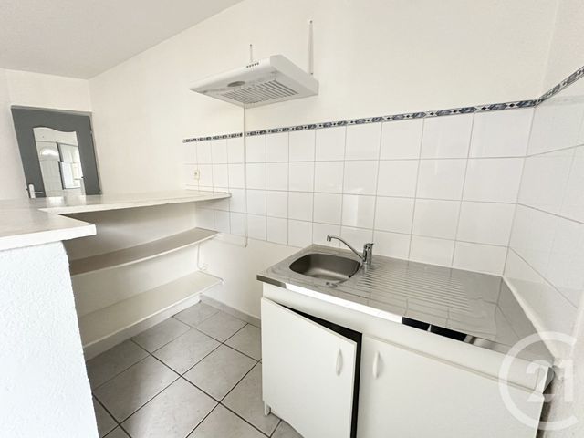 Appartement F2 à louer - 2 pièces - 41.68 m2 - UCHAUD - 30 - LANGUEDOC-ROUSSILLON - Century 21 Pays De Lunel