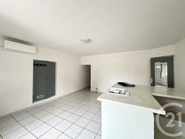 Appartement F2 à louer - 2 pièces - 41.68 m2 - UCHAUD - 30 - LANGUEDOC-ROUSSILLON - Century 21 Pays De Lunel